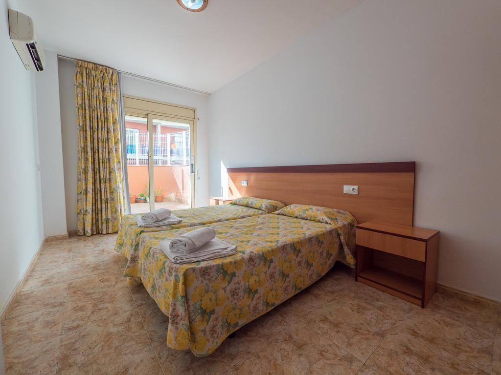 Apartaments Ar Easy Santa Anna II โยเรตเดมาร์ ภายนอก รูปภาพ