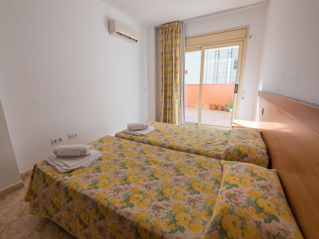 Apartaments Ar Easy Santa Anna II โยเรตเดมาร์ ภายนอก รูปภาพ