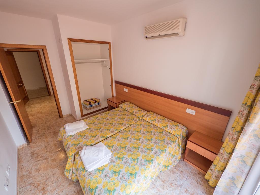 Apartaments Ar Easy Santa Anna II โยเรตเดมาร์ ภายนอก รูปภาพ