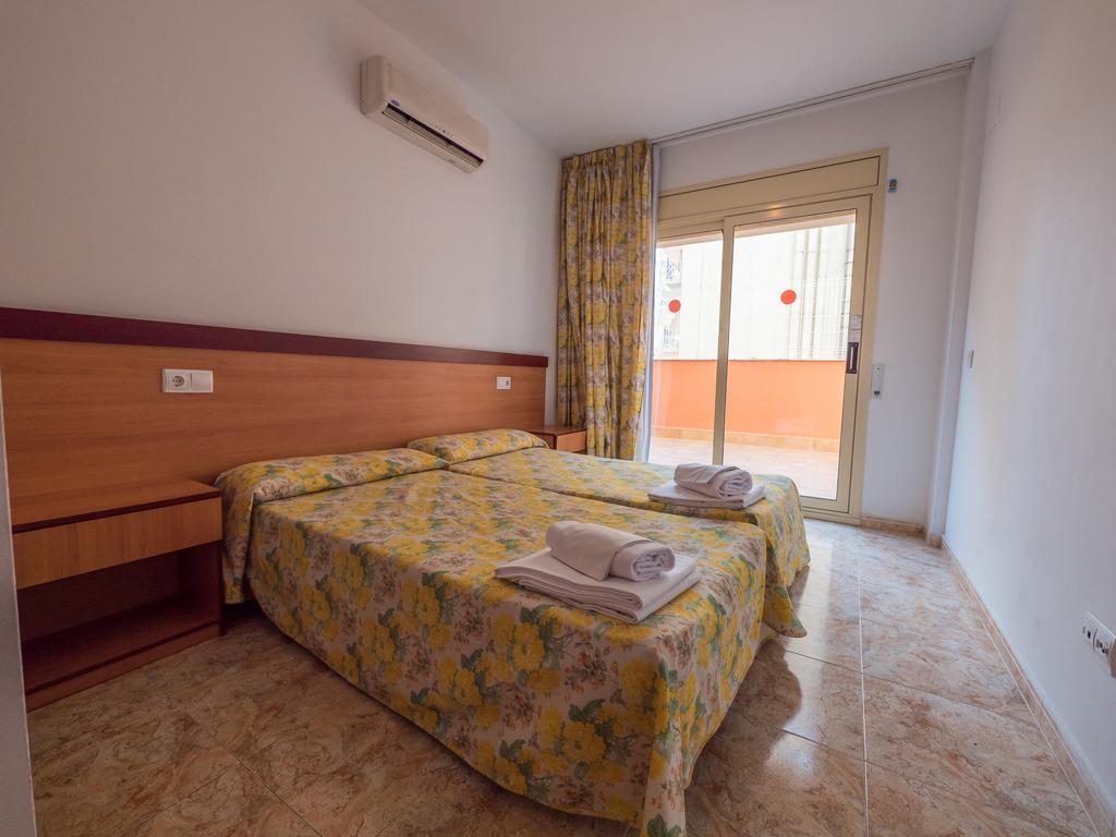 Apartaments Ar Easy Santa Anna II โยเรตเดมาร์ ภายนอก รูปภาพ