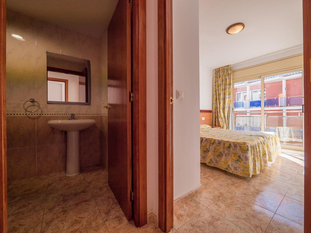 Apartaments Ar Easy Santa Anna II โยเรตเดมาร์ ภายนอก รูปภาพ