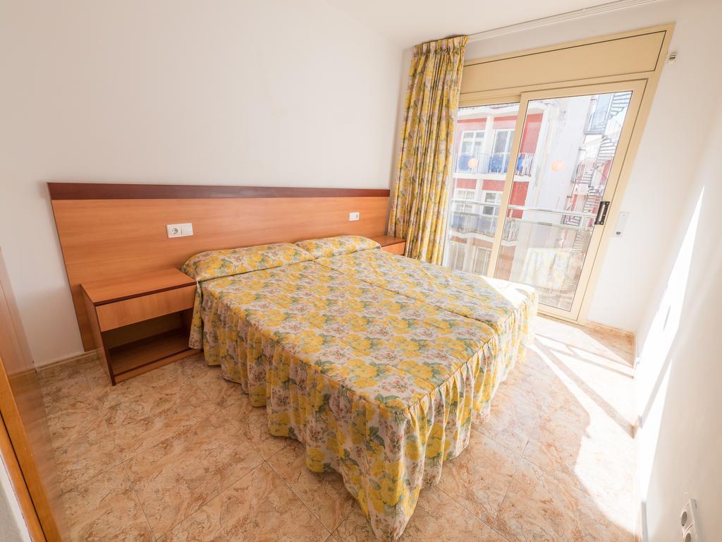 Apartaments Ar Easy Santa Anna II โยเรตเดมาร์ ภายนอก รูปภาพ